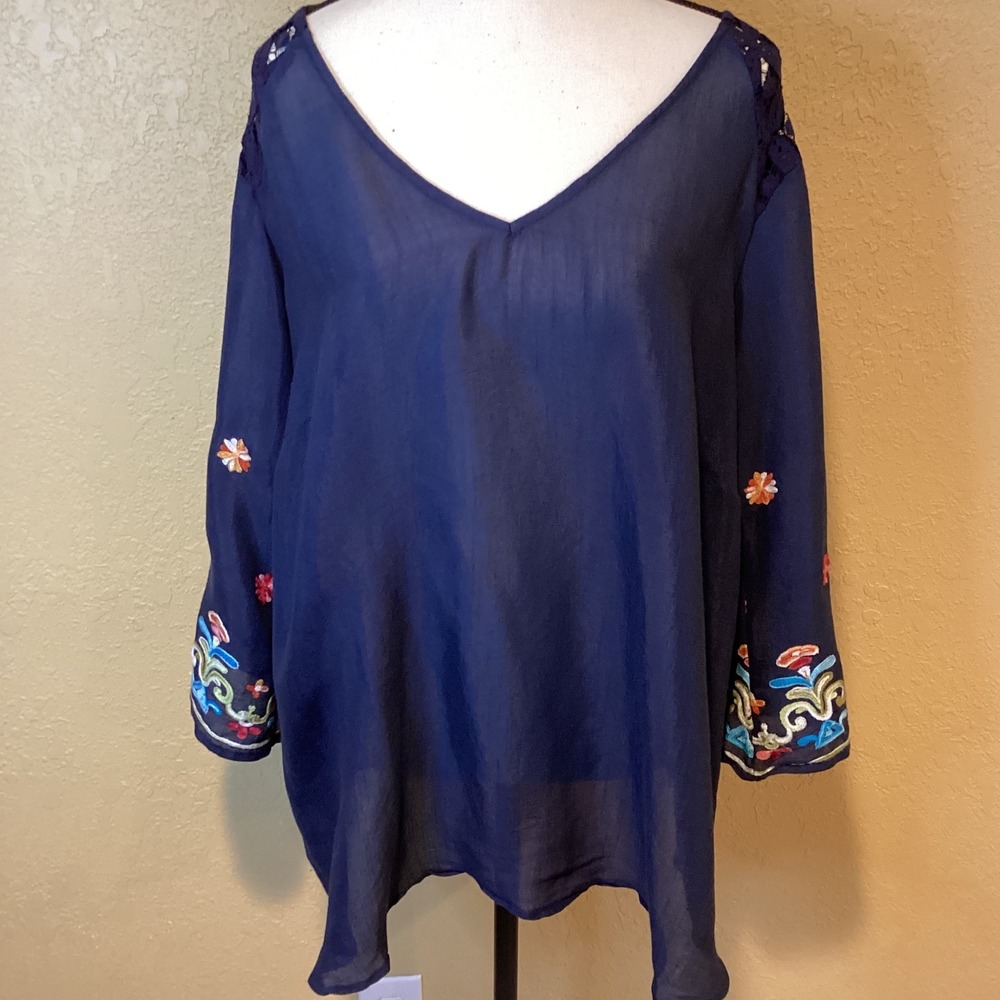 Fig‎ and Flower Navy Blue Tunic, Size 2X, Embroidered Bell Sleeves